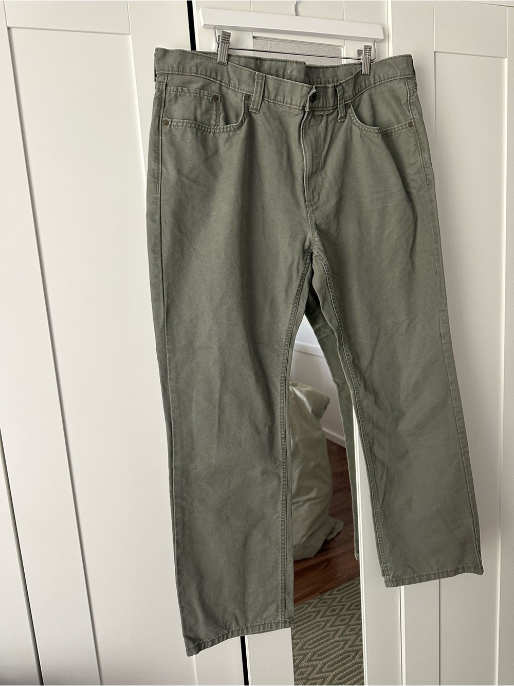 Eddie Bauer Men’s Straight Jeans in Olive Green 40x32
